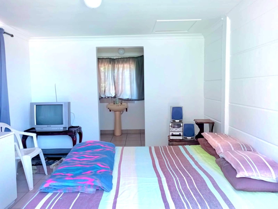 5 Bedroom Property for Sale in Vanes Estate Eastern Cape